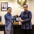 Muzafar saat bertemu Wali Kota Medan Rico Tri Putra Bayu Waas di Balai Kota Medan, Kamis (8/10/2026).
