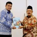 Bobby Nasution saat bertemu Menteri Perencanaan Pembangunan Nasional/Kepala Bappenas Rachmat Pambudy di Jakarta, Kamis (8/10/2026). Pertemuan tersebut membahas sinkronisasi rencana pembangunan Sumut dengan Rencana Pembangunan Jangka Menengah Nasional (RPJMN) 2025–2029.