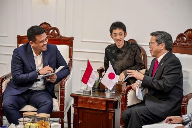 Konsul Jenderal Jepang untuk Sumatera Bagian Utara, Furugori Toru, di ruang kerja Gubernur Sumut, Jumat (9/10/2026).