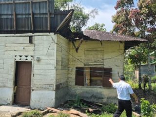 46 KK Korban Puting Beliung di Toba Terima Bantuan INALUM