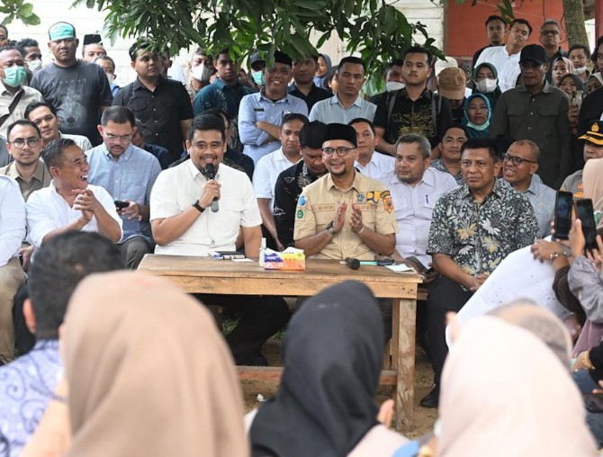 Gubernur Sumatera Utara Muhammad Bobby Afif Nasution meninjau pembangunan jalan melalui Bantuan Keuangan Provinsi (BKP) di Kecamatan Silangkitang, Kabupaten Labuhanbatu Selatan (Labusel), Jumat (16/10/2026).