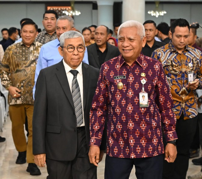 Wakil Gubernur Sumatera Utara (Sumut) Surya mengingatkan seluruh badan publik agar tidak menjadikan penghargaan sebagai tujuan utama dalam keterbukaan informasi.
