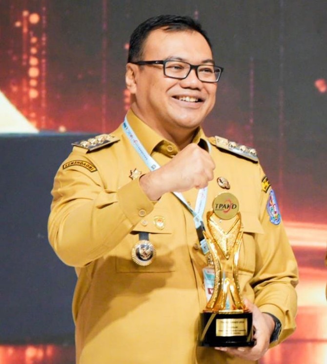 Bupati Deli Serdang, Asri Ludin Tambunan