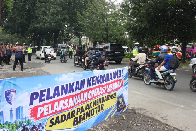 Operasi Gabungan (Opsgab) Sadar Pajak Kendaraan 2026 yang digelar Badan Pendapatan Daerah (Bapenda) Kota Medan bersama sejumlah instansi selama dua hari berhasil mencatat pembayaran Pajak Kendaraan Bermotor (PKB) sebesar Rp118.456.384.