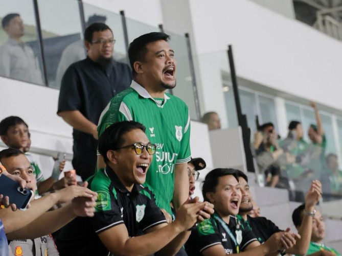 Gubernur Sumatera Utara Bobby Nasution menegaskan PSMS Medan harus promosi ke kasta tertinggi sepak bola Indonesia setelah mengalahkan PSIS Semarang dengan skor 2-1 di Stadion Utama Sumatera Utara, Minggu (25/10/2026) malam.