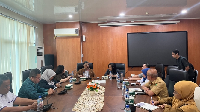 Dugaan keterlambatan penanganan pasien gawat darurat di RSU Wulan Windy, termasuk korban kecelakaan tertabrak kereta api, menjadi sorotan Komisi 2 DPRD Kota Medan. Pihak rumah sakit dan BPJS Kesehatan dimintai penjelasan dalam Rapat Dengar Pendapat (RDP), Senin (26/10/2026).