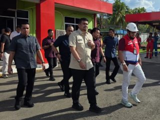 Gubernur Sumatera Utara Muhammad Bobby Afif Nasution meminta percepatan penanganan infrastruktur jalan di Gunungsitoli, Kepulauan Nias, untuk memulihkan kelancaran distribusi bahan bakar minyak (BBM) menjelang Natal dan Tahun Baru (Nataru).