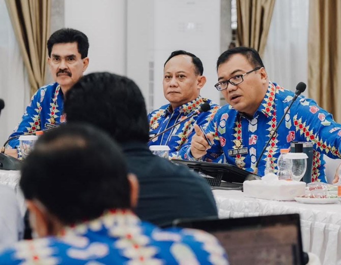 Bupati Deli Serdang Asri Ludin Tambunan dalam rapat koordinasi lintas organisasi perangkat daerah (OPD), Kamis (29/10/2026).